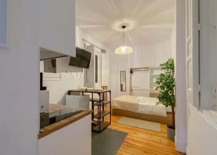 Victoria Studio III